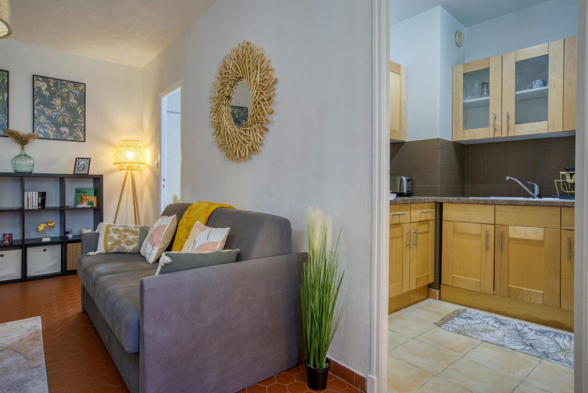 Cosy, Modern, Fully Equipped, Air Conditioning, Nice Historical, Old Town, 1Minute Walk From Beach - "Le Bunico 4" Exterior photo